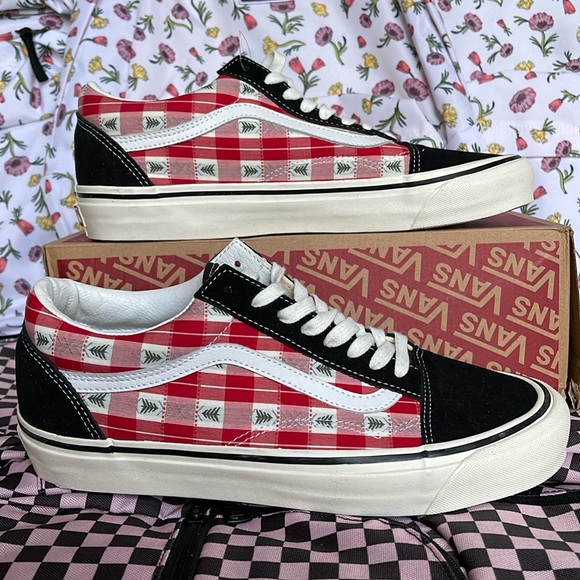 Vans Other - Vans Men’s Old Skool 36 D
Anaheim Factory 0g Plaid
VN0A4BW3RED
Sneakers